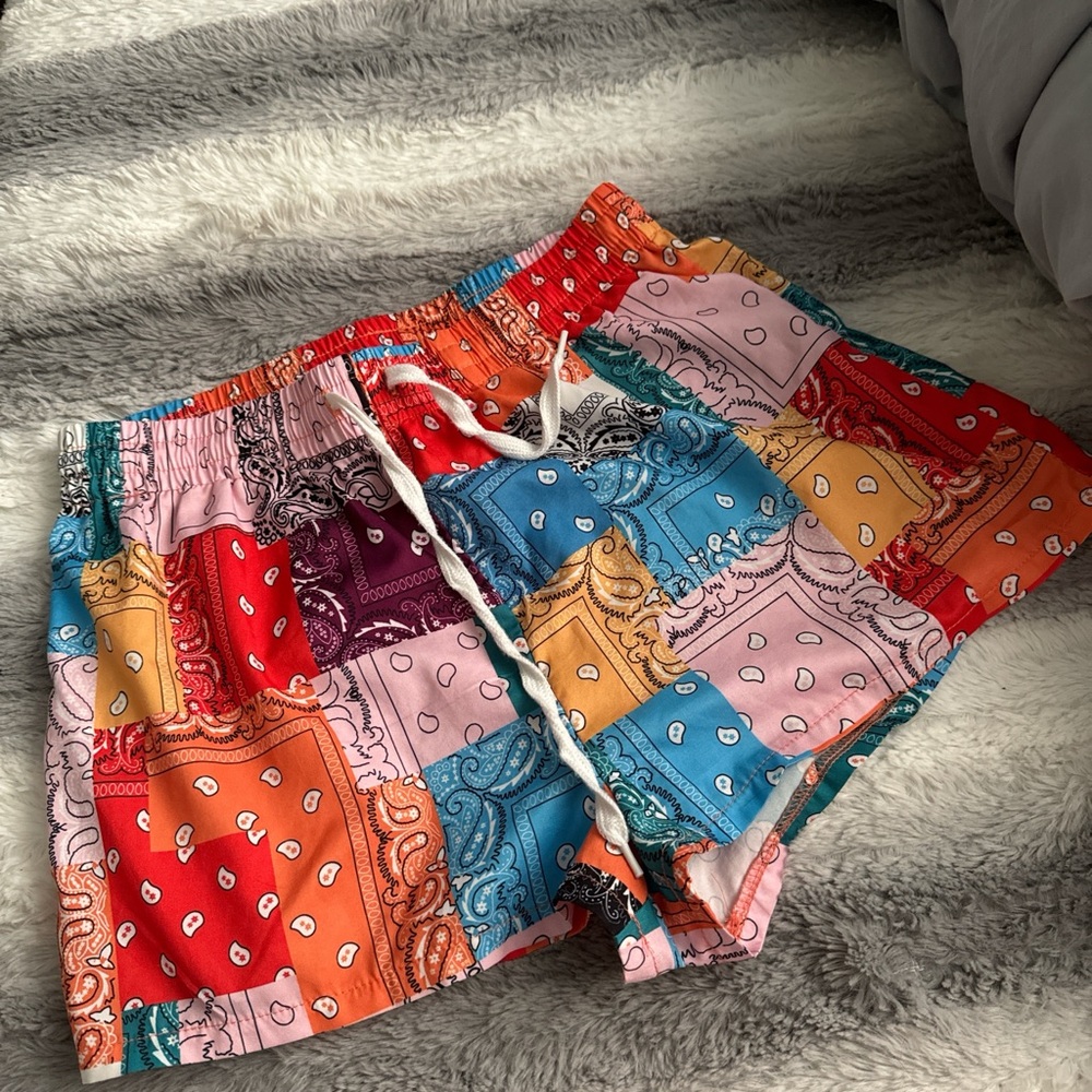 cute, comfy, flowly, thin, smooth, silky, vibrant, colorful